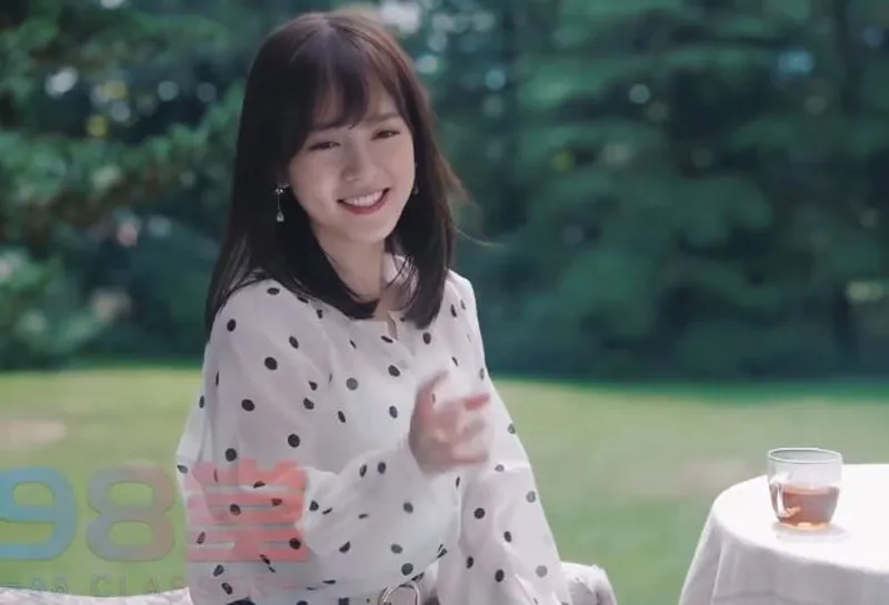 Anh cứ tập trung chịch với mút vú còn quay phim cứ để em